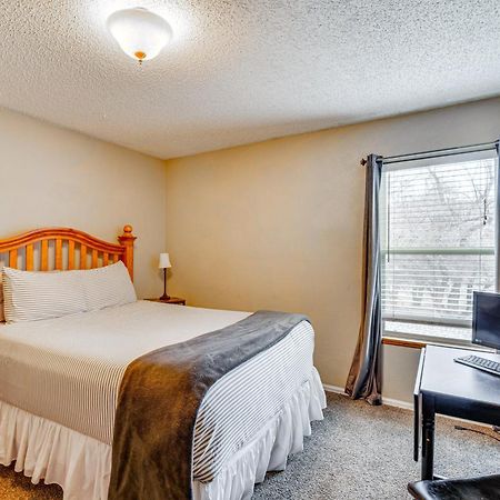 Manitou Springs Escape With Aandc And Private Deck! Lägenhet Exteriör bild