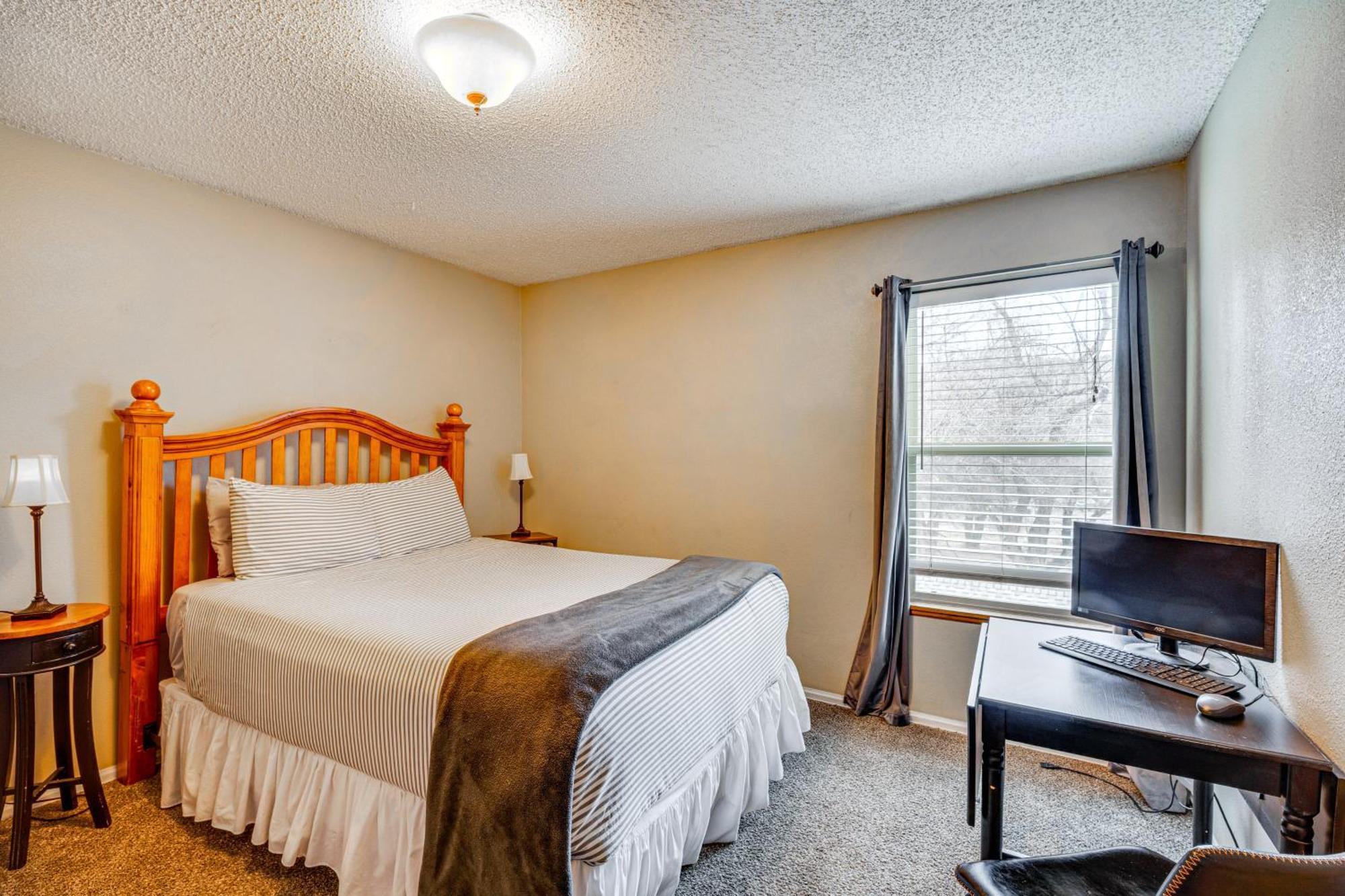 Manitou Springs Escape With Aandc And Private Deck! Lägenhet Exteriör bild